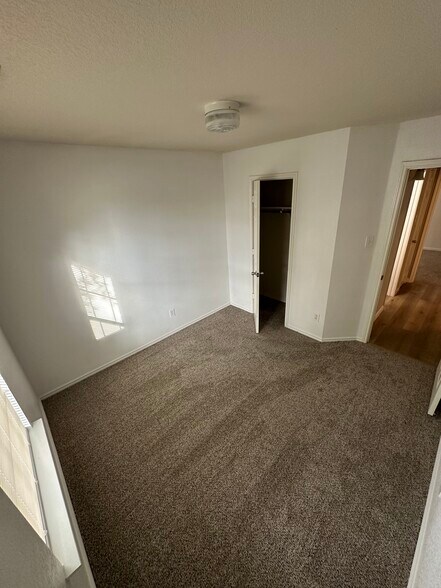Building Photo - 213 Brahma Way