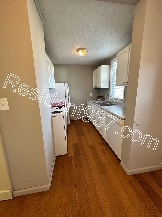 Building Photo - 2 Bed 2 Bath home