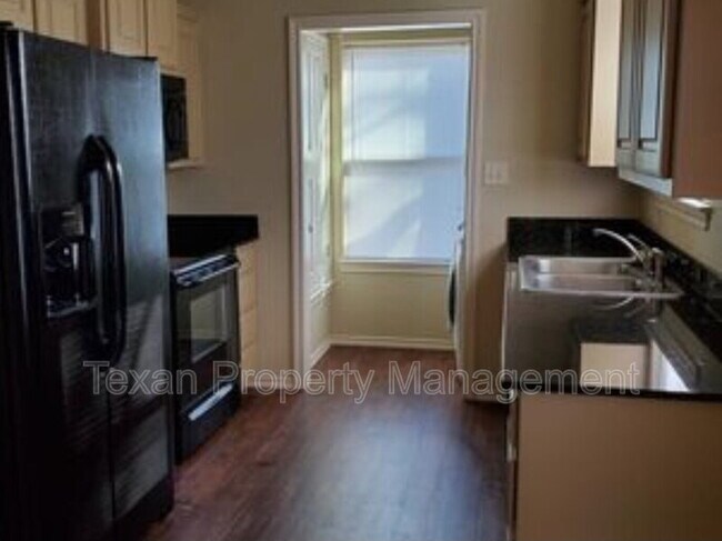 Building Photo - 3710 Mandy Dr
