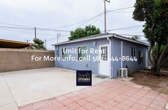 Building Photo - House - 2 Bedrooms / 1 Bathroom / Whittier