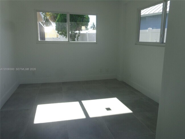Building Photo - 1565 Thumb Point Dr