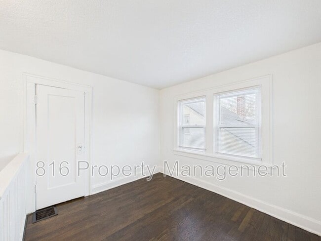 Building Photo - 5341 Brooklyn Ave