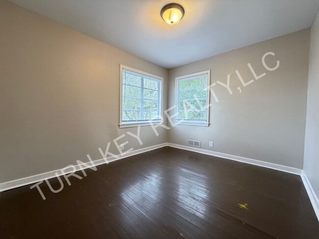 Building Photo - Home for Rent in Roebuck **ACCEPTS SECTION 8**