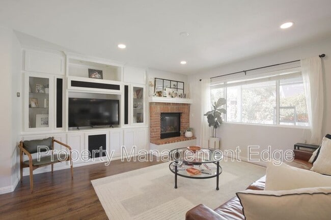 Building Photo - 38387 Chestnut Cir