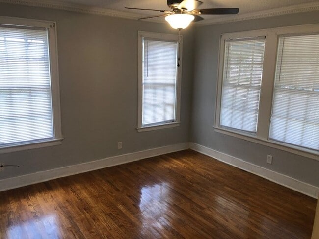 Building Photo - Remodeled Highland Duplex