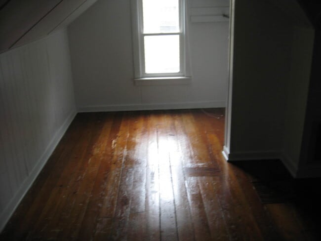 Building Photo - Available August 1st