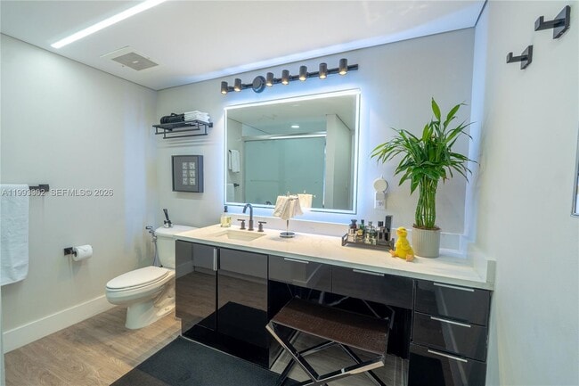 Building Photo - 19501 W Country Club Dr