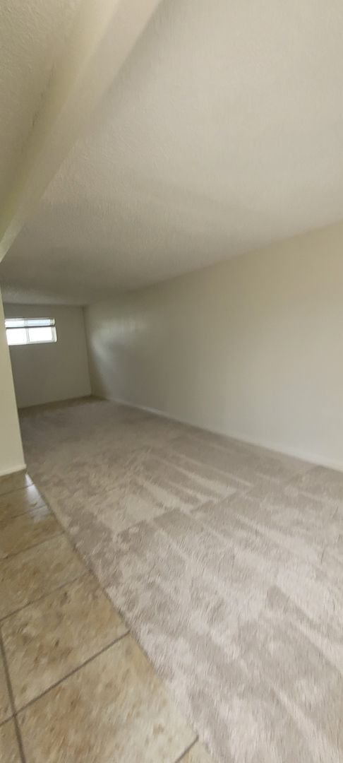 Building Photo - Charming Mountain Studio Apartment
