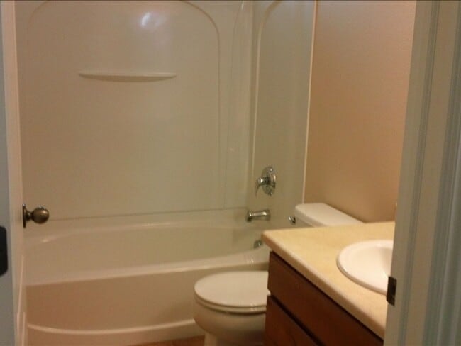 Building Photo - Cambria Townhome End Unit for Rent