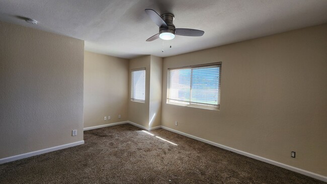 Building Photo - 2 Bed Unit In Somerset Woods Community