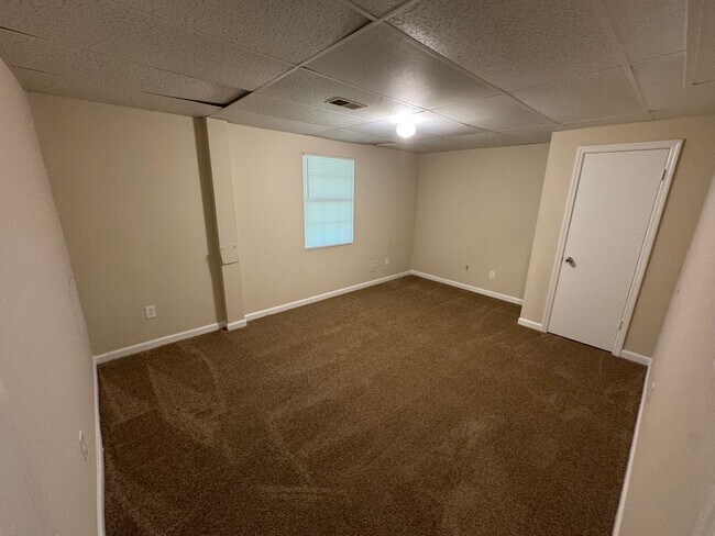 Building Photo - Stone Mountain 4 bed 2 bath Home with Fenced Backyard.