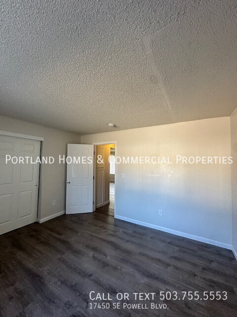 Building Photo - 17450 SE Powell Blvd