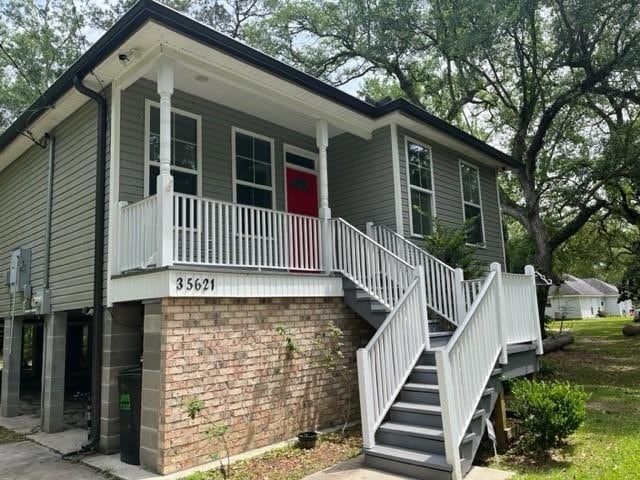 Building Photo - 35621 Oakridge Ave