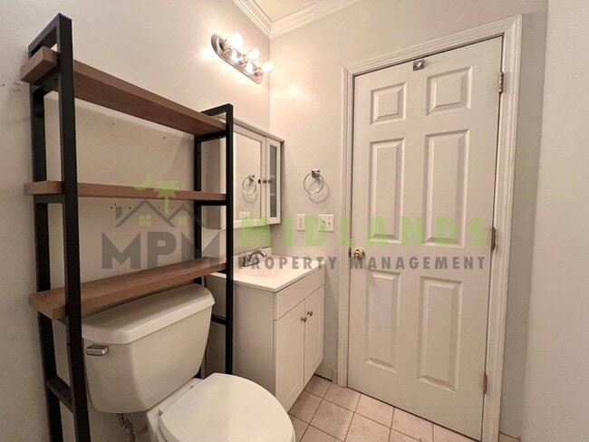 Building Photo - 3425 Manor Ave