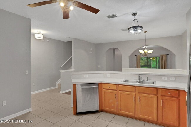 Building Photo - 9744 Summer Grove Way W