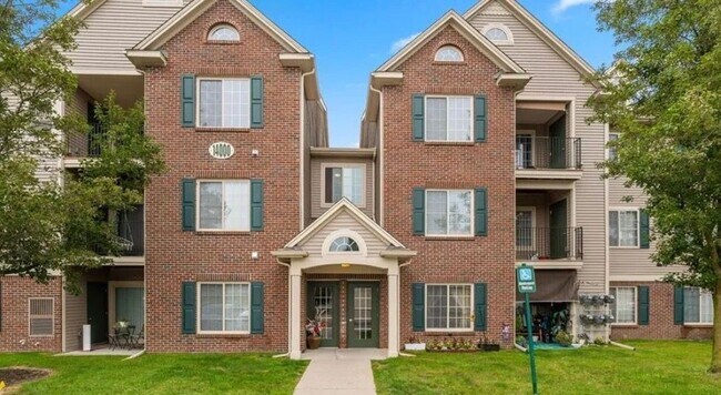 Building Photo - 14107 Pinehurst Ln