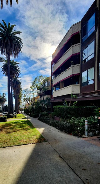 Building Photo - 1745 Camino Palmero St