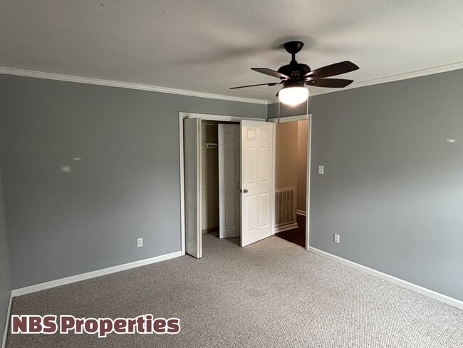 Building Photo - 7404 Foxglove Ln