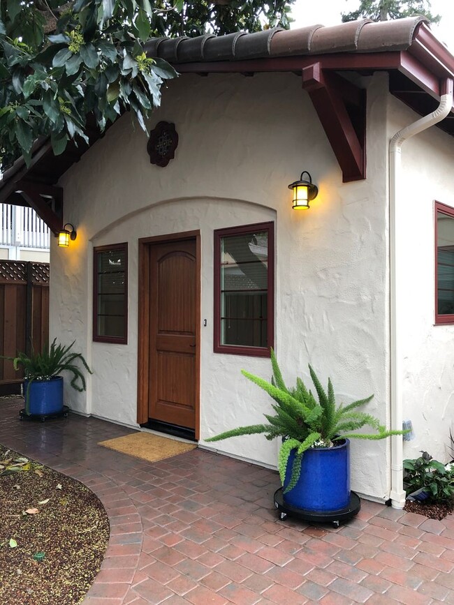 Primary Photo - Downtown Sunnyvale 1BD/1BA - Fully Furnish...