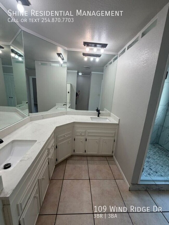 Building Photo - 109 Wind Ridge Dr