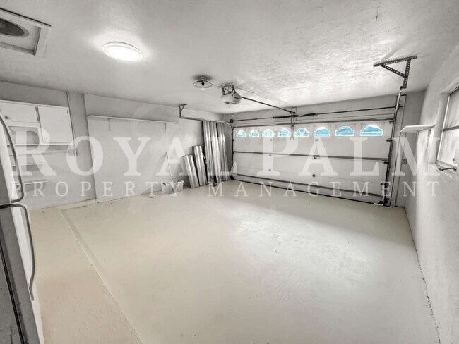 Building Photo - 3 Bed | 2 Bath Home on SE 46th Terrace – Space to Live, Room to Breathe Limited-time offer: $300 ...