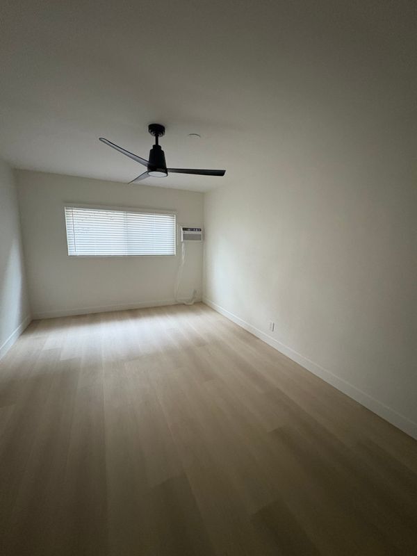 Building Photo - 7254 Hollywood Blvd