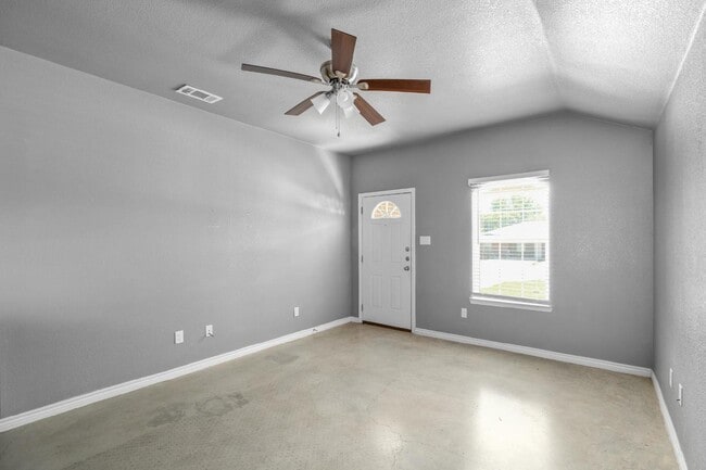 Building Photo - 1409 Natchez Trail