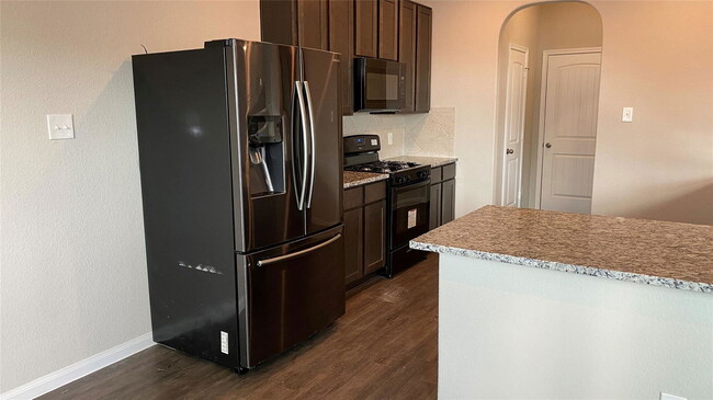 Building Photo - 4455 Eveslage Ln