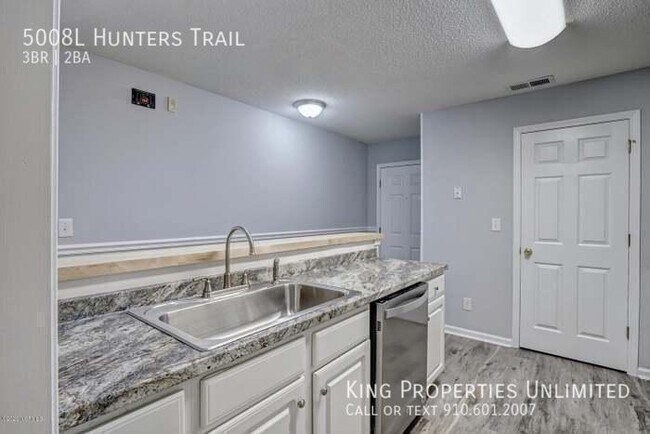 Building Photo - 5008L Hunters Trail