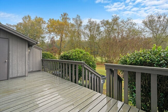 Building Photo - 3 Bedroom, 2.5 Bath Condo on the Pebble Creek Golf Course