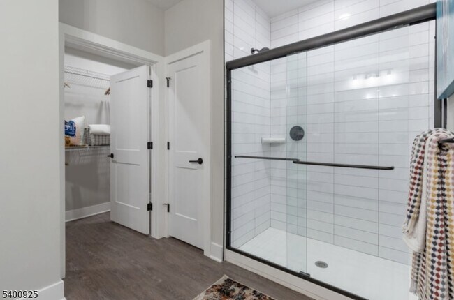 Building Photo - 100 Union St