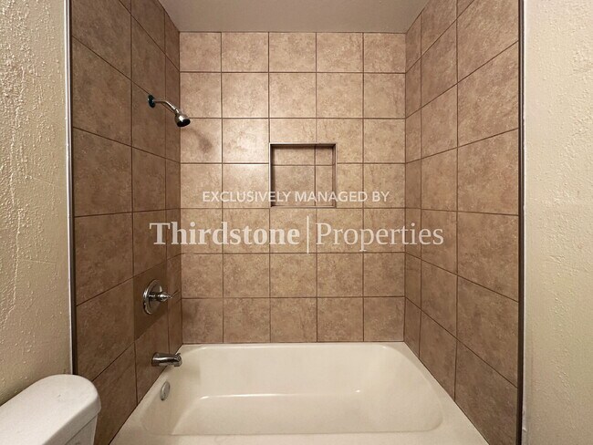 Building Photo - 5504 Plymouth St