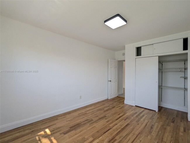 Building Photo - 7805 Crespi Blvd