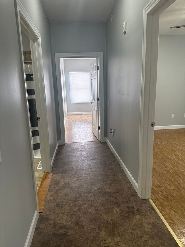 Building Photo - 622 Garvey Ln