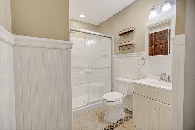 Building Photo - Beautifully Renovated Single-Level Condo in Hatboro-Horsham