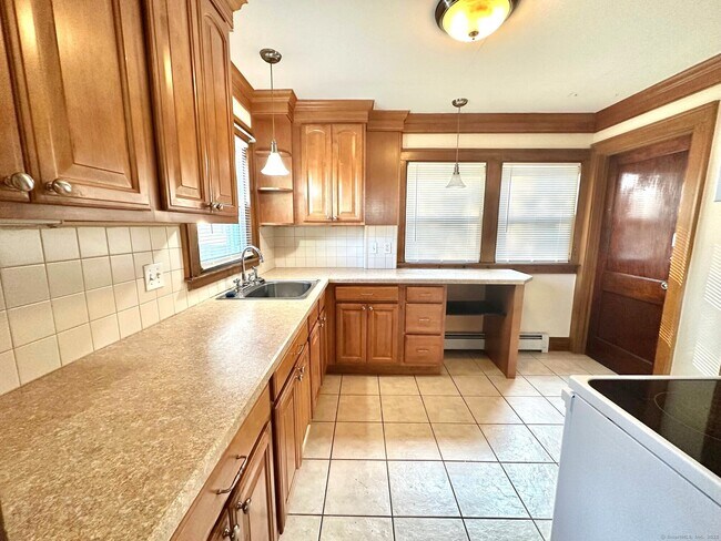 Building Photo - 93 Kimberly Ave