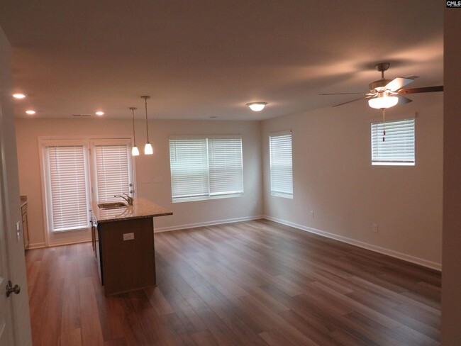 Building Photo - 425 Pepperbush Ln