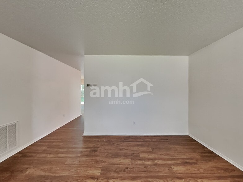 Building Photo - 372 W Wood Owl Dr