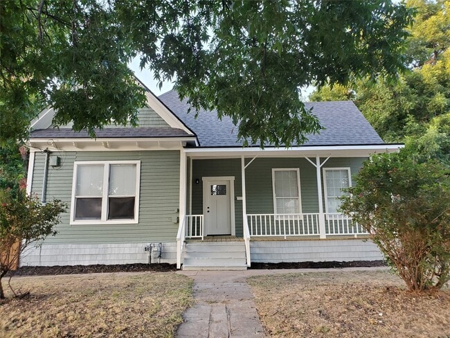 Primary Photo - 417 Dallas St