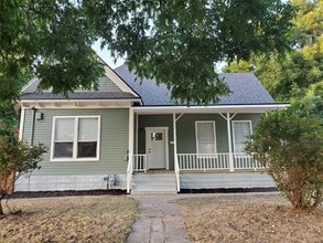 Building Photo - 417 Dallas St