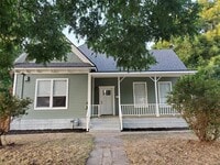 Building Photo - 417 Dallas St