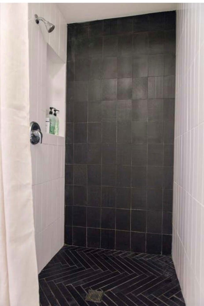 Building Photo - 2310 Elliott Ave