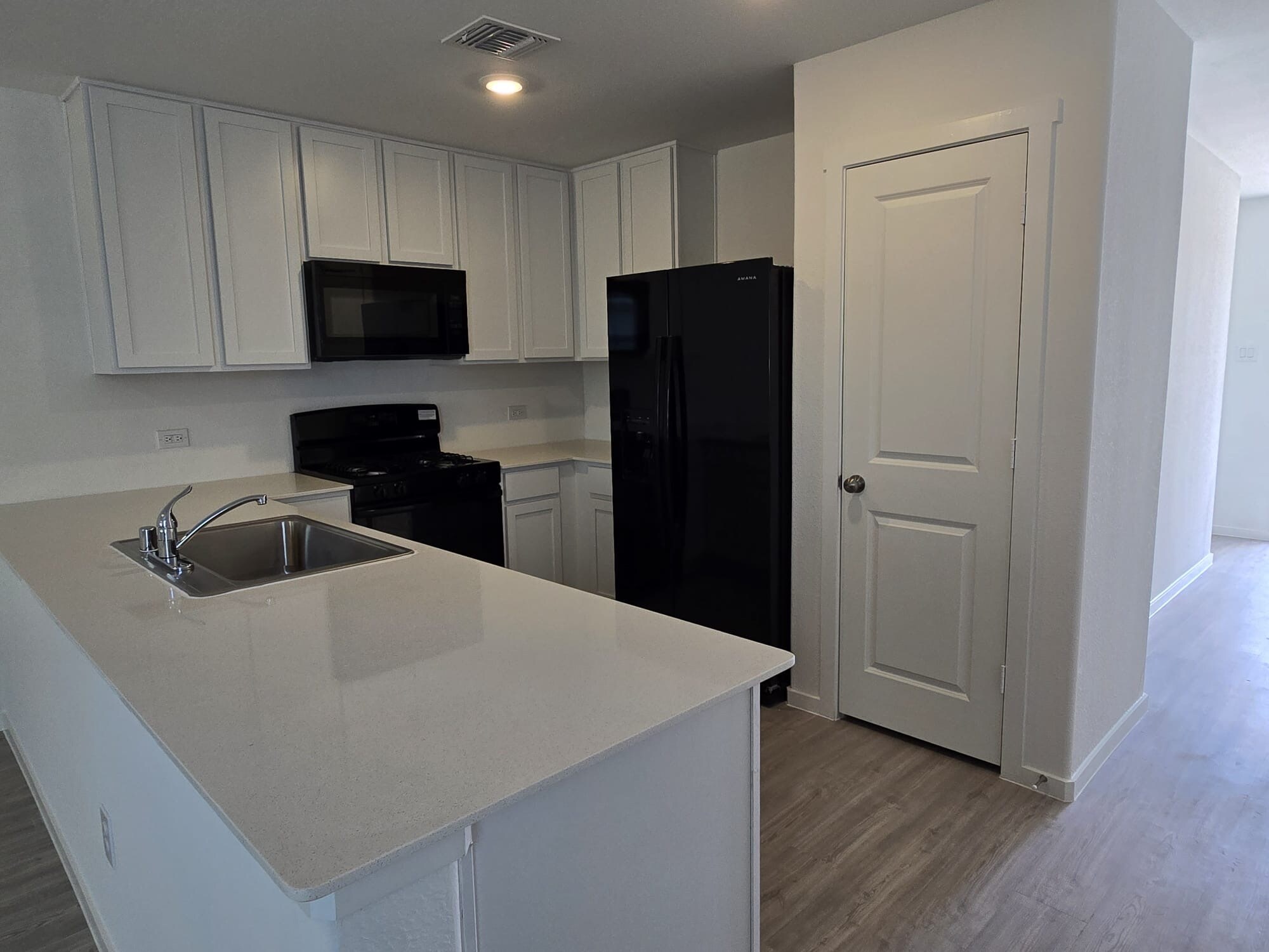 Building Photo - 1305 Salton Ln