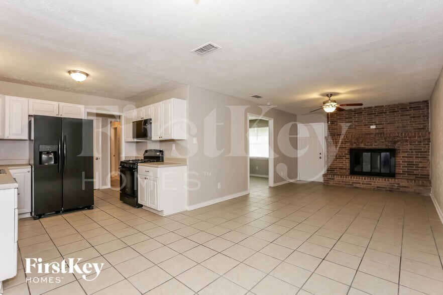Building Photo - 115 Brook Hollow Dr