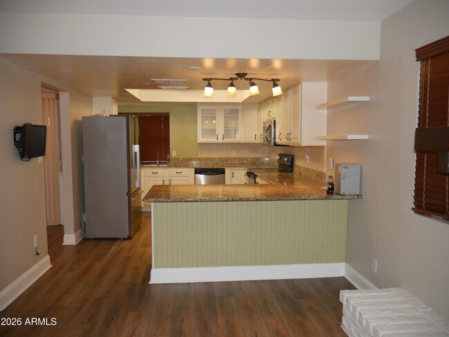Building Photo - 1201 W Loughlin Dr