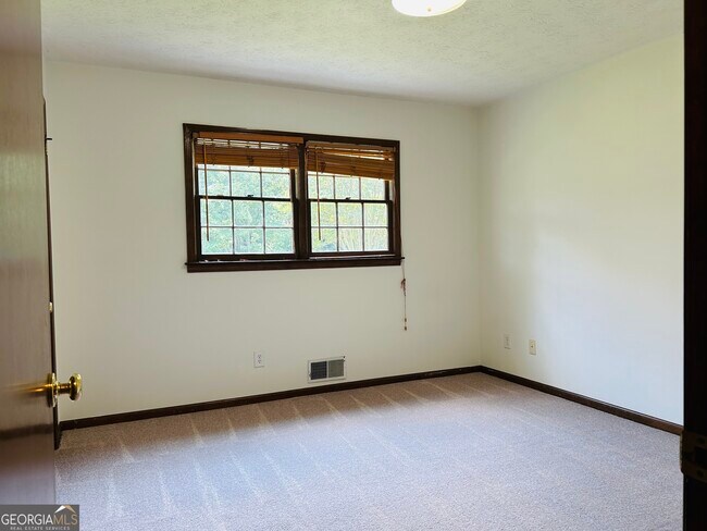 Building Photo - 5433 Wydella Rd SW