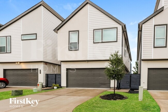 Building Photo - 345 N Centro Cir