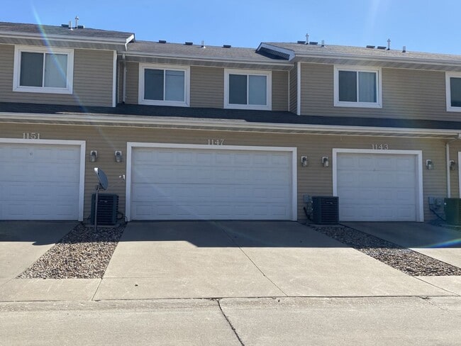 Building Photo - 1147 NE 7th Ln