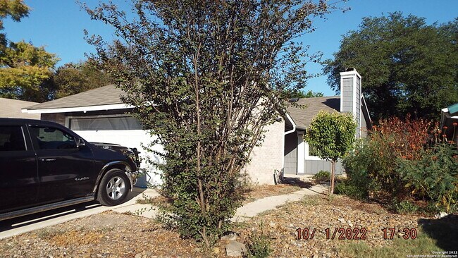 Building Photo - 8032 Laurel Bend