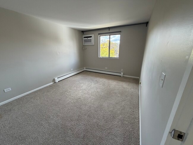 Building Photo - 5 Parkside Ct